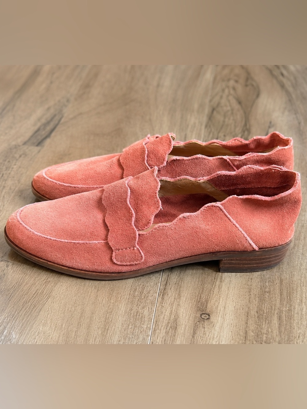 Lucky Brand Coral Pink Suede Loafers Scalloped Slip-On Flats Women’s 7.5M
